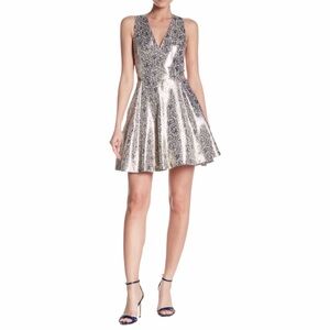 Alice & Oliva Women's Varita Metallic Jacquard Side Cut Out Fit And Flare Sz 4